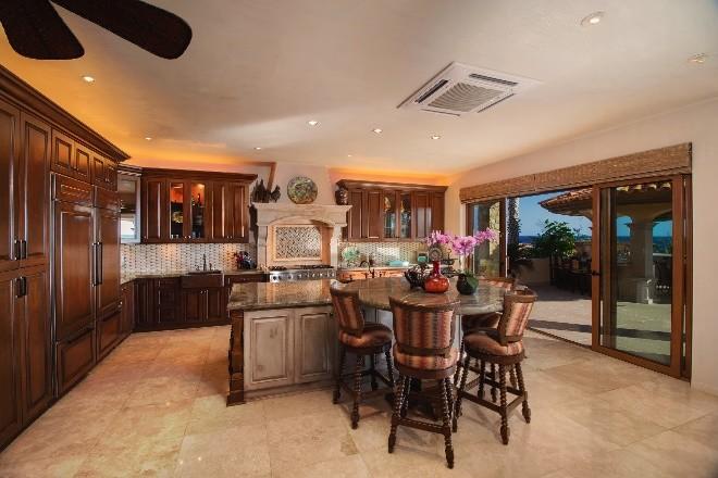 fine custom homes throughout Los Cabos